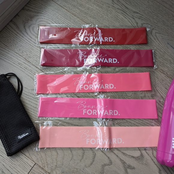 Workout bands and water bottle - Picture 3 of 3